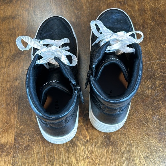 Sketchers - Picture 8 of 16